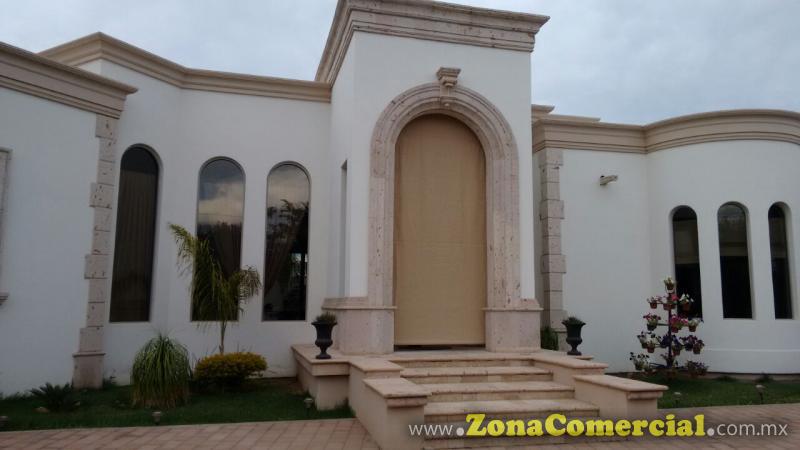 CORTINAS ENRROLLABLES
PROTECCION PARA SUS PUERTAS 