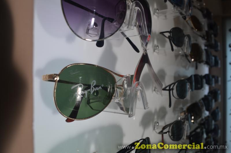 Ópticas y Clínica Rios Peña -  Lentes graduados y Lentes para sol de las marcas Tom Ford, Prada, Azzaro, Oakley, Guess, Burberry, Versace, Ray Ban, Lacoste, Dolce and Gabbana, Calvin Klein, Converse, Perry Ellis, Bulgari, Nine West, Nike entre otras.