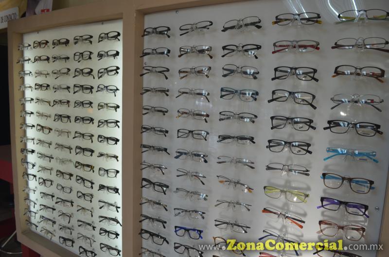 Ópticas y Clínica Rios Peña -  Lentes graduados y Lentes para sol de las marcas Tom Ford, Prada, Azzaro, Oakley, Guess, Burberry, Versace, Ray Ban, Lacoste, Dolce and Gabbana, Calvin Klein, Converse, Perry Ellis, Bulgari, Nine West, Nike entre otras.