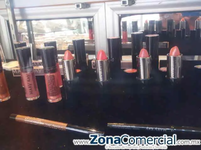 PINTURAS Y MAQUILLAJES